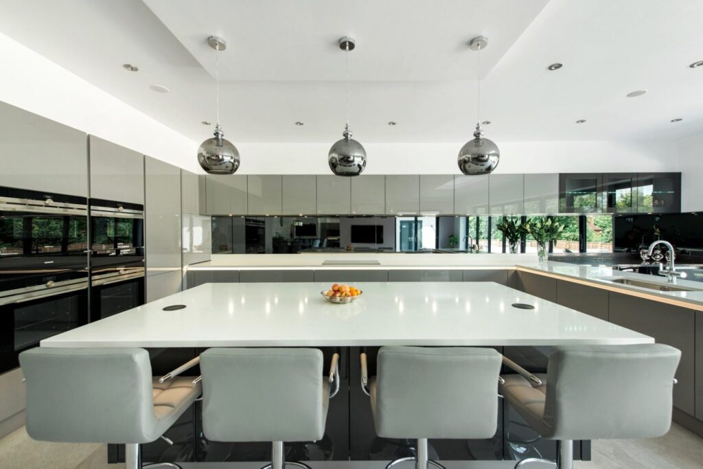 3.-Kitchen-island-with-seating-1536x1025 (1)