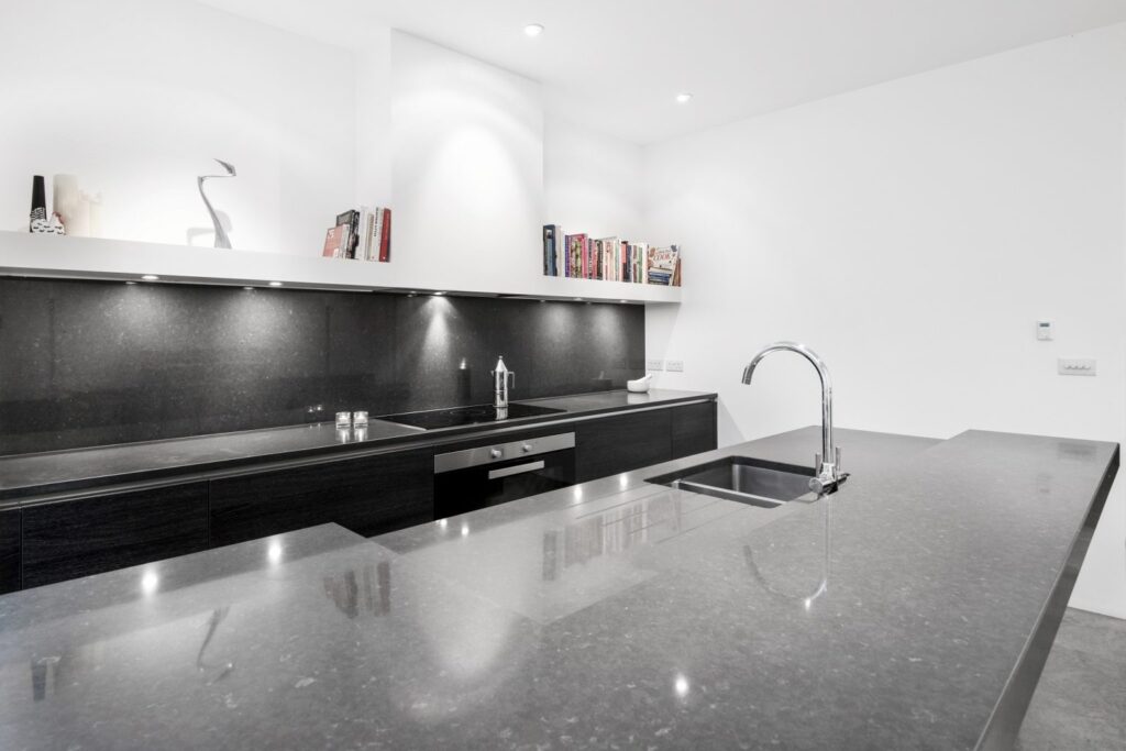 9.Caesarstone-5003-Piatra-Grey-quartz-Copy-1536x1025