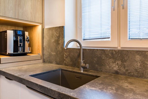 Technistone Residente Dark Installation 2