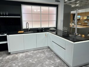 Technistone-Starlight-Black-Installation