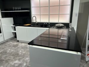 Technistone-Starlight-Black-Installation