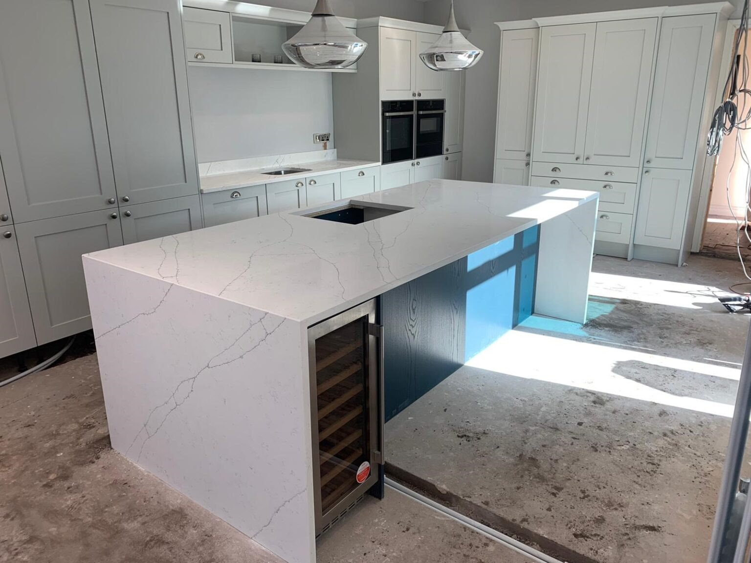 Carrara-Flowery-installation