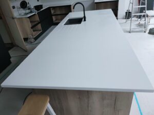 Worldwide-Super-White-installation